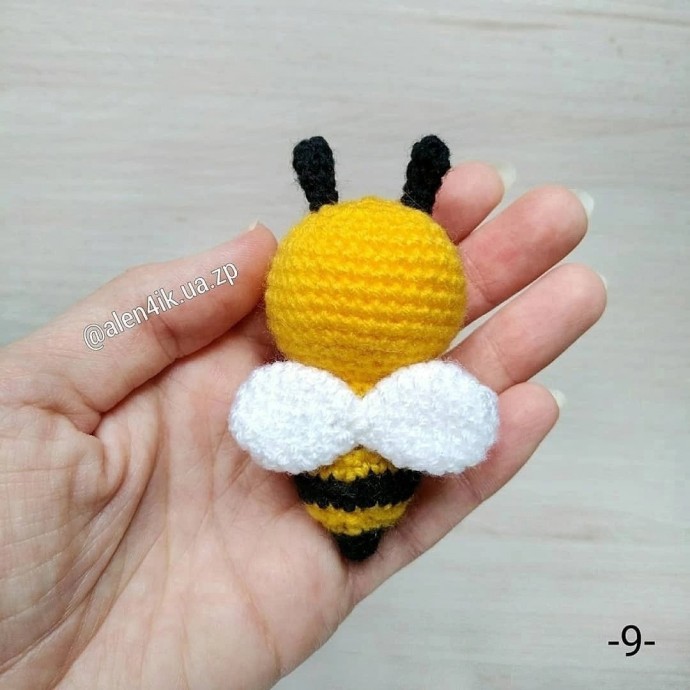 Пчёлка из пряжи