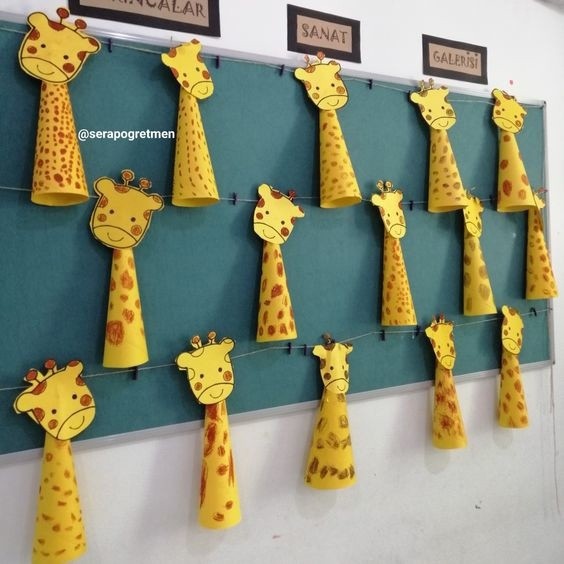 ​Жирафики из цветной бумаги