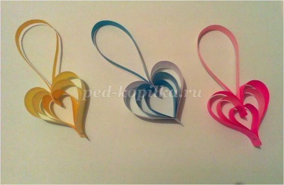 Гирлянда из бумажных полос "Сердечки": часть 1 Гирлянда из бумажных полос "Сердечки": часть 1