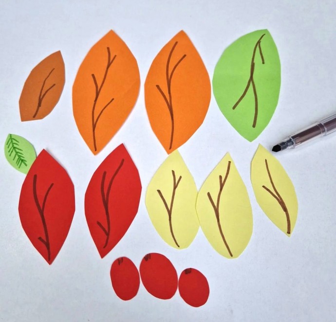 Осенний гномик из цветной бумаги Осенний гномик из цветной бумаги