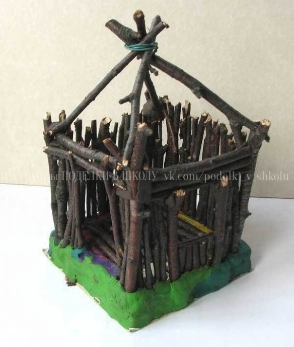 Домик Нуф- Нуфа из веток Домик Нуф- Нуфа из веток