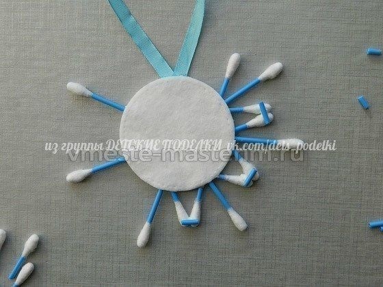 Снежинка из ватных палочек Снежинка из ватных палочек
