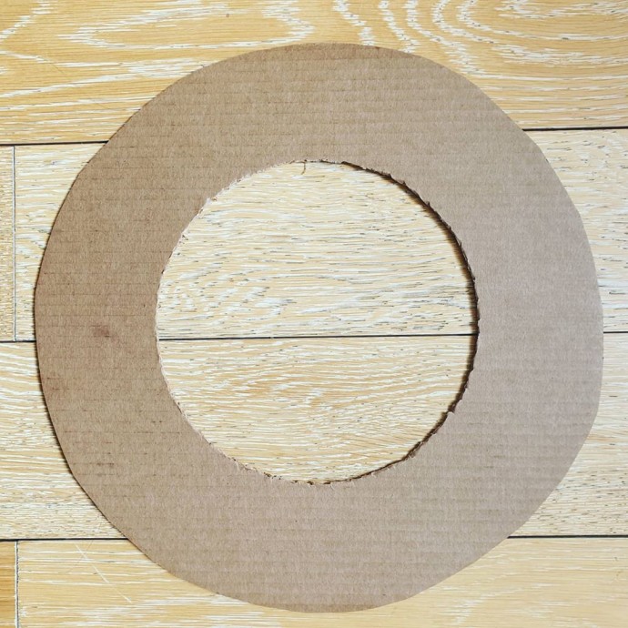 Сочный венок из лотков