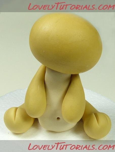 Лепим мишутку в колпаке