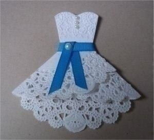 Открытка с платьем из салфетки