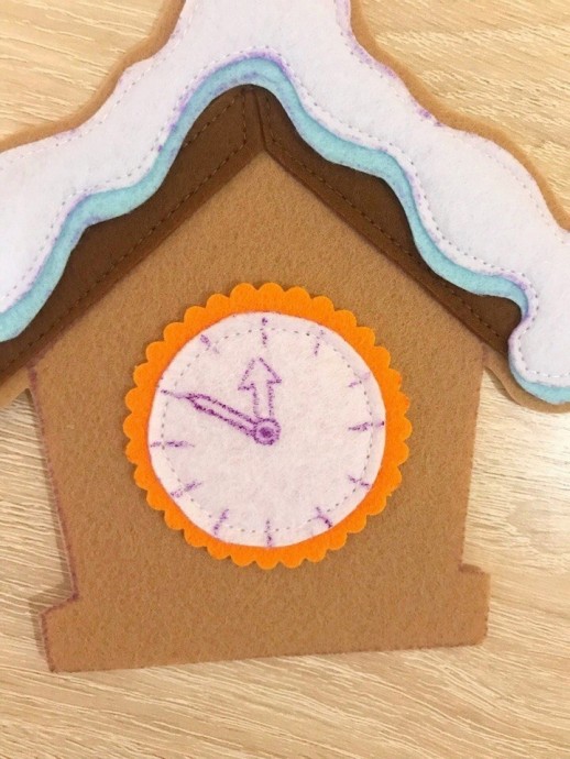 Зимние часики из фетра Зимние часики из фетра