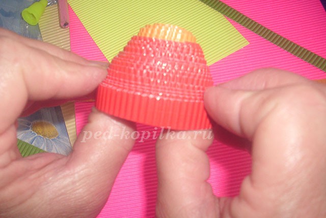 Объёмный квиллинг из гофрированного картона: мастер-класс Объёмный квиллинг из гофрированного картона: мастер-класс