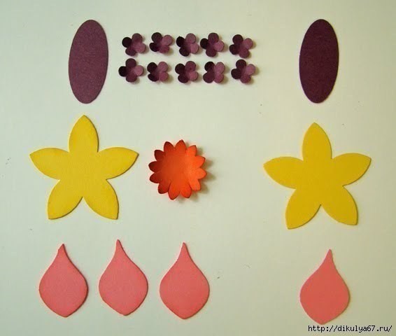 Открытка с цветами из бумаги