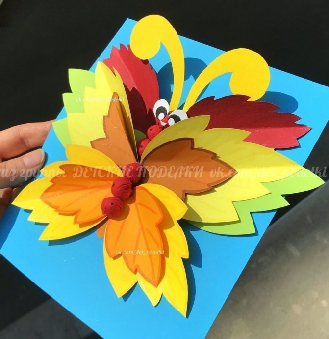 ​Бабочка из листьев