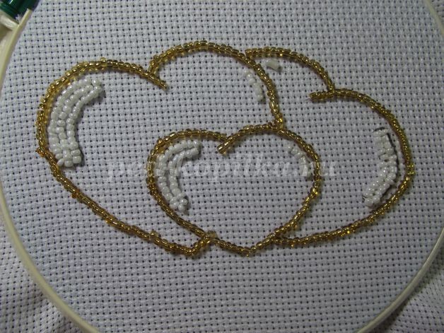 Вышивка бисером "Сердечки" Вышивка бисером "Сердечки"
