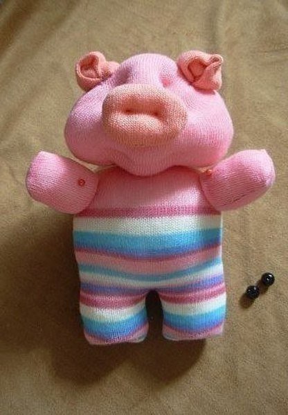 Хрюшка - игрушка из носка Хрюшка - игрушка из носка