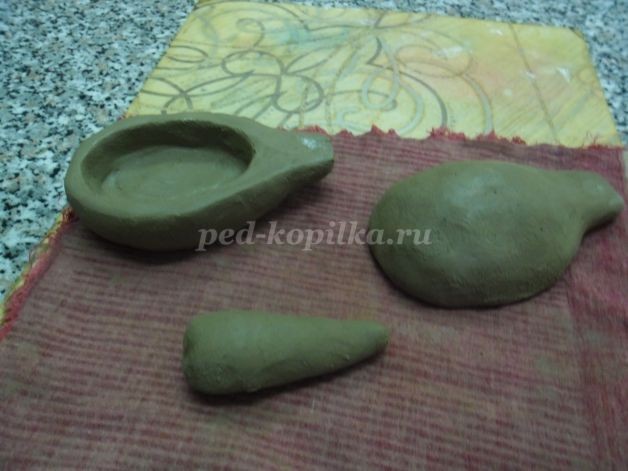 Шкатулка "Утица" из глины детскими руками: часть 2