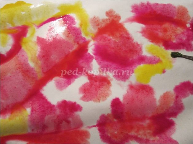 Рисование цветов в смешанной технике: акварельная живопись "по-сырому" и восковые цветные карандаши: часть 1