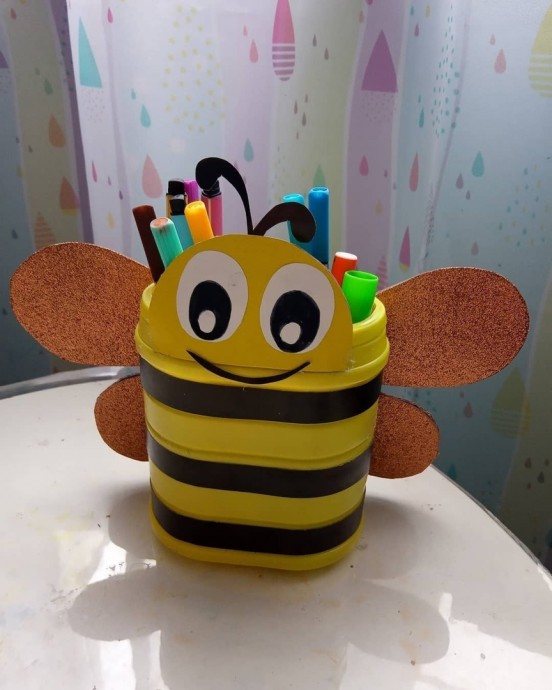 Веселая пчелка для канцелярии