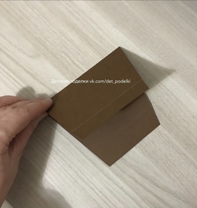 Горшочек с крокусами