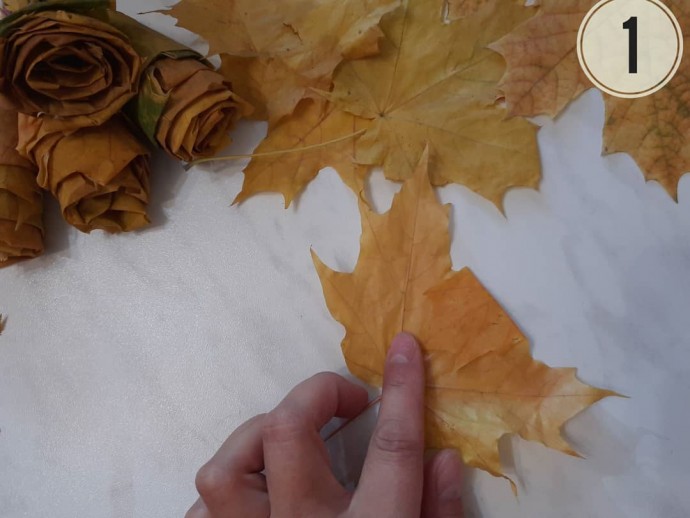 Осенний букет из жёлтых роз