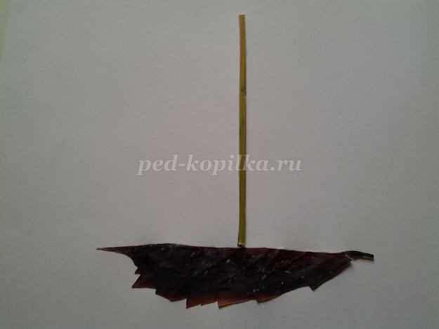 Аппликация из листьев: кораблик Аппликация из листьев: кораблик