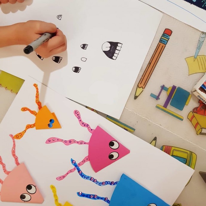 ​Компания веселых медуз