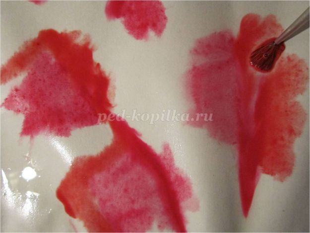 Рисование цветов в смешанной технике: акварельная живопись "по-сырому" и восковые цветные карандаши: часть 1