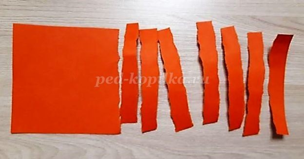 Обрывная аппликация из бумаги "Бабочка"