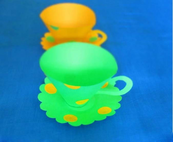 Объемные чашки в горошек из плотной бумаги