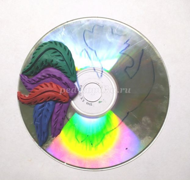 Пластилиновая поделка "Петушок": часть 1