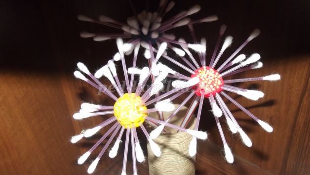 ​Цветочки из ватных палочек