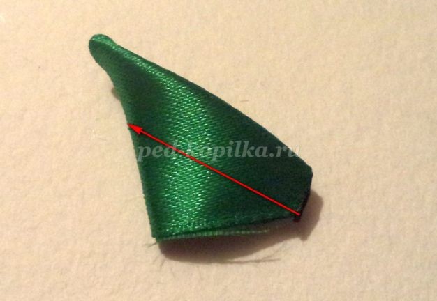 ​Лента для косы с цветами канзаши детскими руками: часть 2