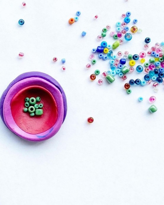 Цветочная картина из пластилина