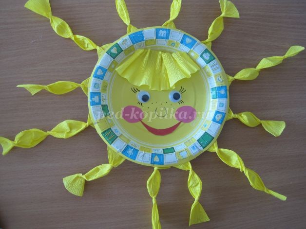 ​Солнышко из одноразовых тарелок: часть 3