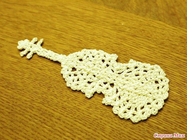 Вязаная гитара для кукол Вязаная гитара для кукол