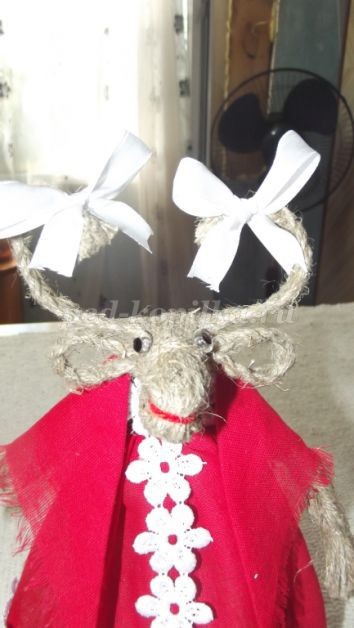 Коза из шпагата детскими руками: мастер-класс, часть 3 Коза из шпагата детскими руками: мастер-класс, часть 3