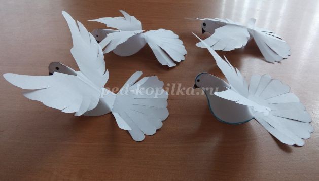 Весенний венок из бумаги детскими руками: часть 3 Весенний венок из бумаги детскими руками: часть 3