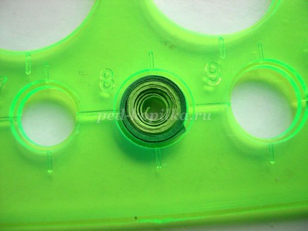 Открытка с эхинацеей в технике квиллинга: часть 2