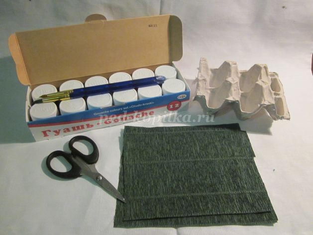 Цветочки в вазочке из бросового материала: часть 1