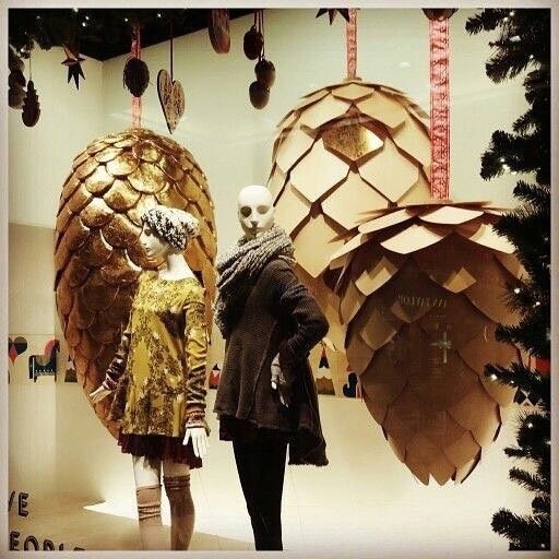 Крупные бумажные шишки