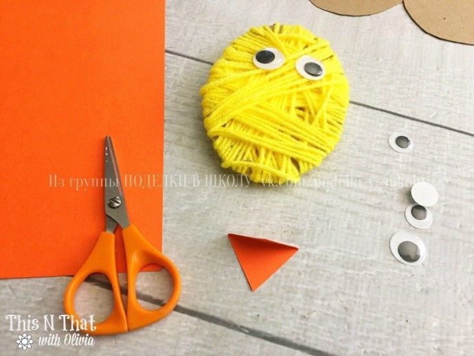 Цыплята из картона и пряжи Цыплята из картона и пряжи