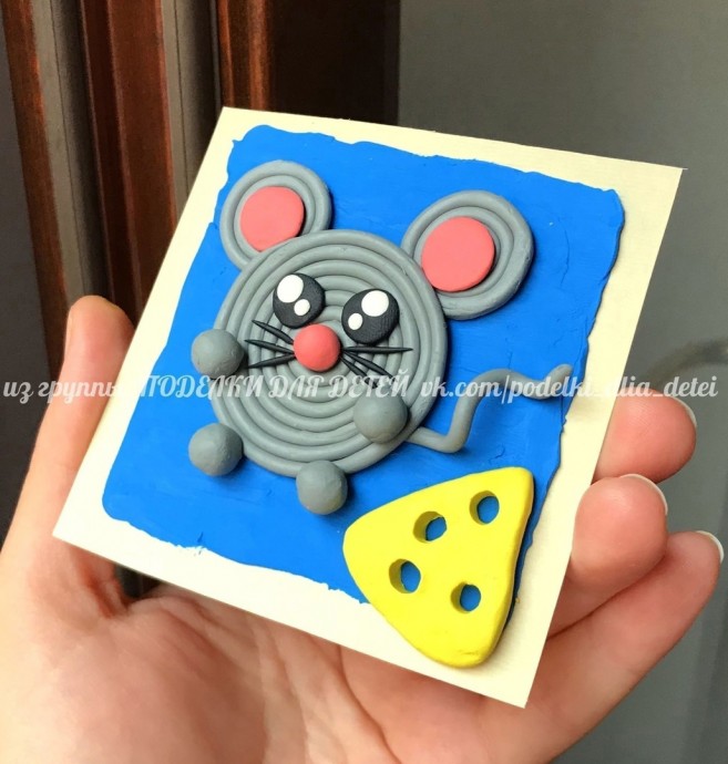 Пластилиновая поделка "Мышонок-завитушка" Пластилиновая поделка "Мышонок-завитушка"