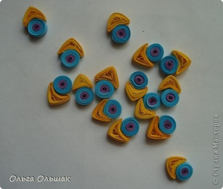 Павлин в технике квиллинга