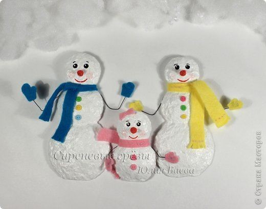 ​Семья объемных снеговиков