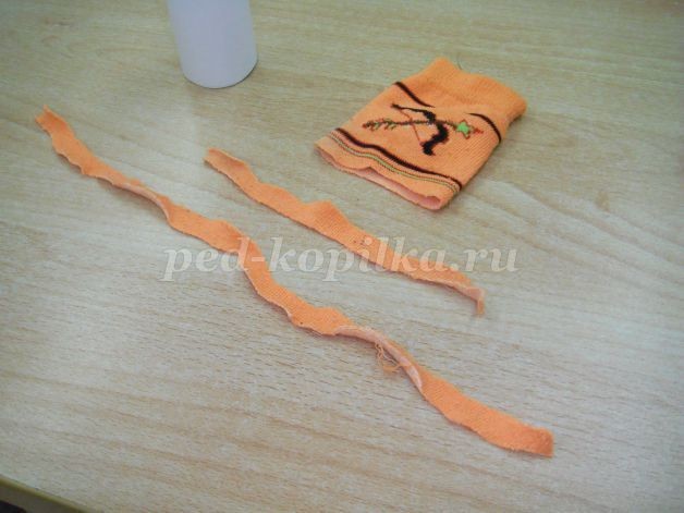 Снеговик из рулончика от туалетной бумаги: часть 1