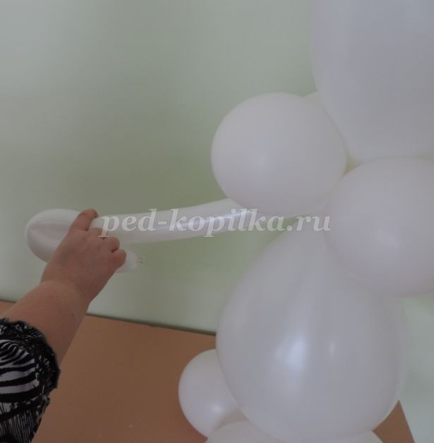 Мастер-класс по моделированию из воздушных шариков снеговика: часть 3