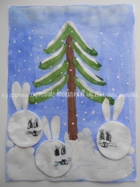 Зайки под елкой