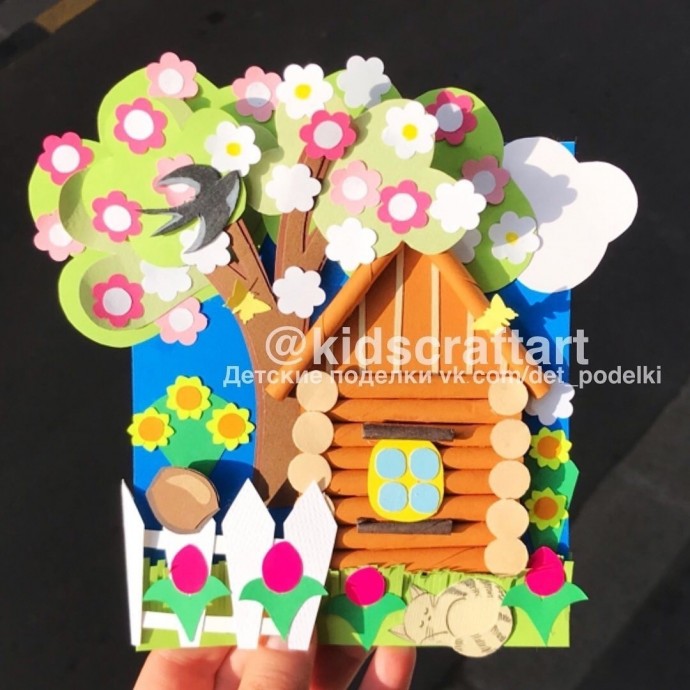 Весенний домик в деревне