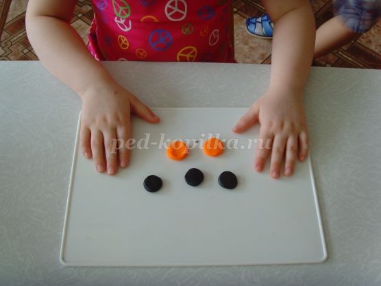 Лепим пчёлку из пластилина Лепим пчёлку из пластилина