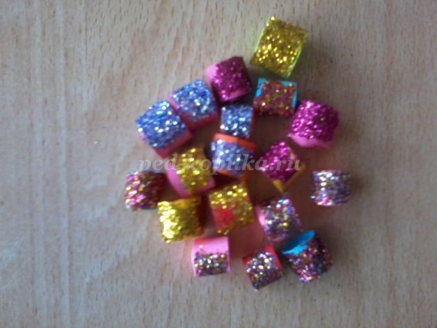 Ёлочка в технике квиллинг: мастер-класс, часть 2 Ёлочка в технике квиллинг: мастер-класс, часть 2