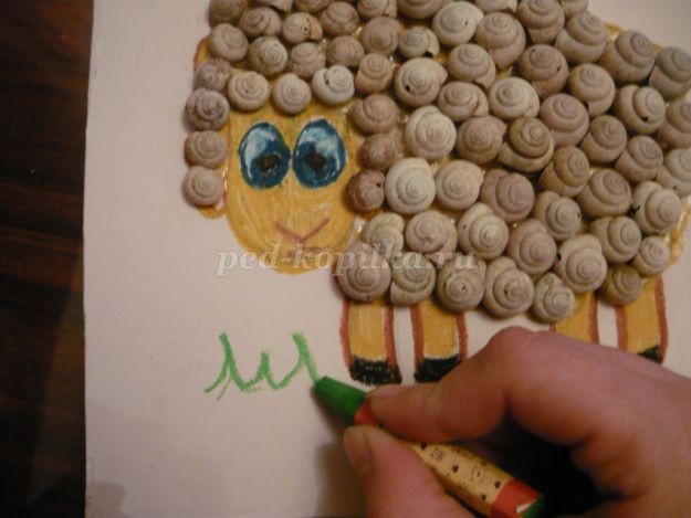 Аппликация "Овечка" из природного материала: часть 2