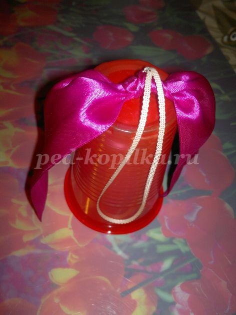 Новогодний колокольчик из пластикового стакана Новогодний колокольчик из пластикового стакана