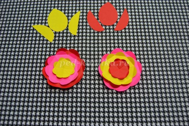 Открыточка с цветами и лентами маме на 8 Марта: часть 3 Открыточка с цветами и лентами маме на 8 Марта: часть 3