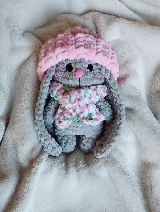 Зайка в шапочке